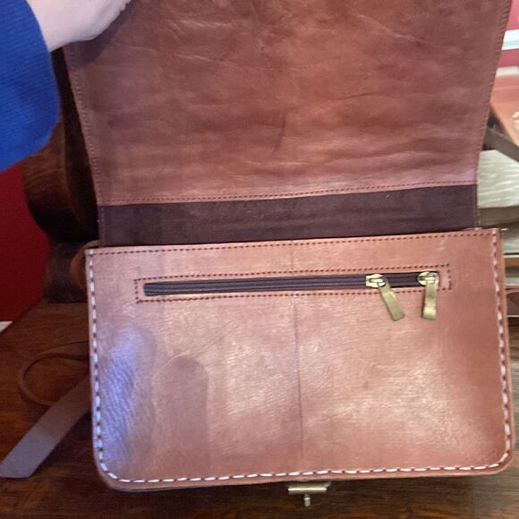 Leather brown bag w/ red and cream and black crochet on the front, shoulder bag - Picture 3 of 12